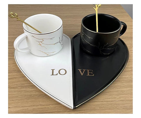 Set 2 cesti cafea alb/negru, ceramica fina 200ml, 2in1 cu farfurie in forma de inimă